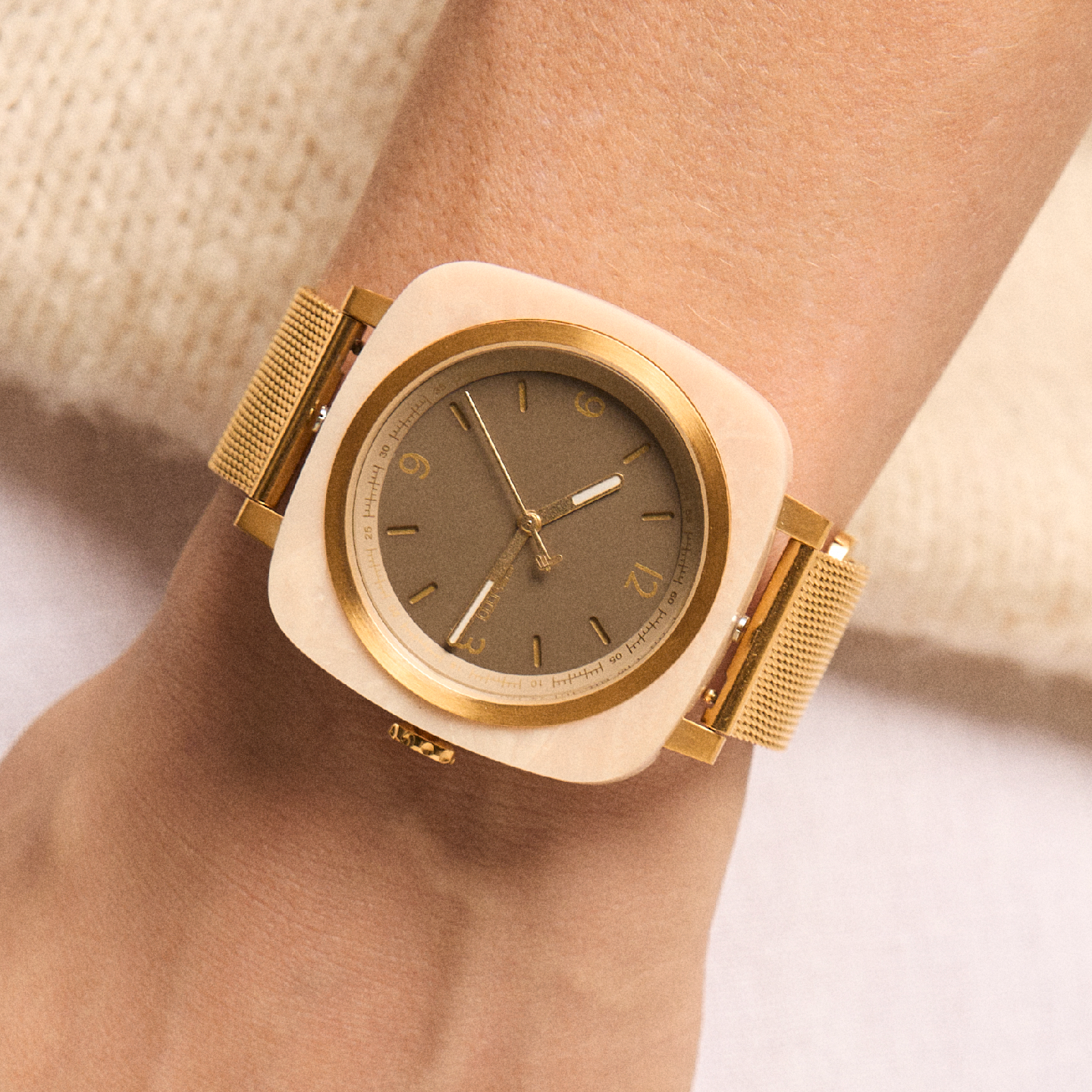 Foster Watch - Pearl